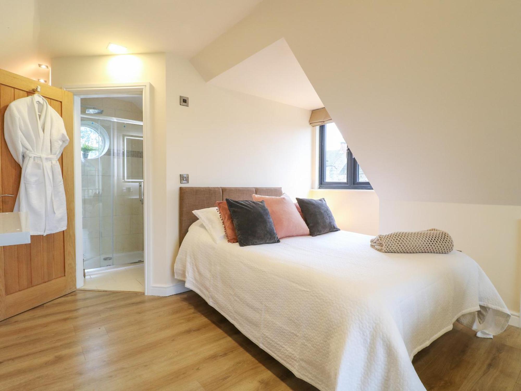 The Loft At Amber View Villa Belper Bagian luar foto